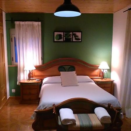 Casa Rural La Esmeralda Наварредонда-де-Ґредос Екстер'єр фото