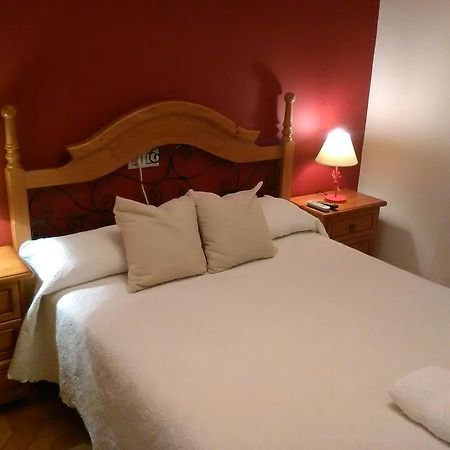 Casa Rural La Esmeralda Наварредонда-де-Ґредос Екстер'єр фото